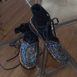 House of Harlow moccasins